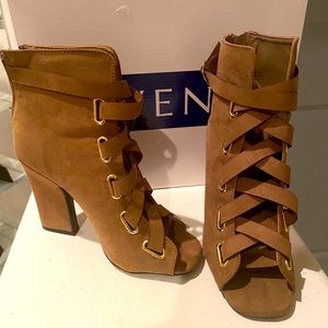 Venus shoes